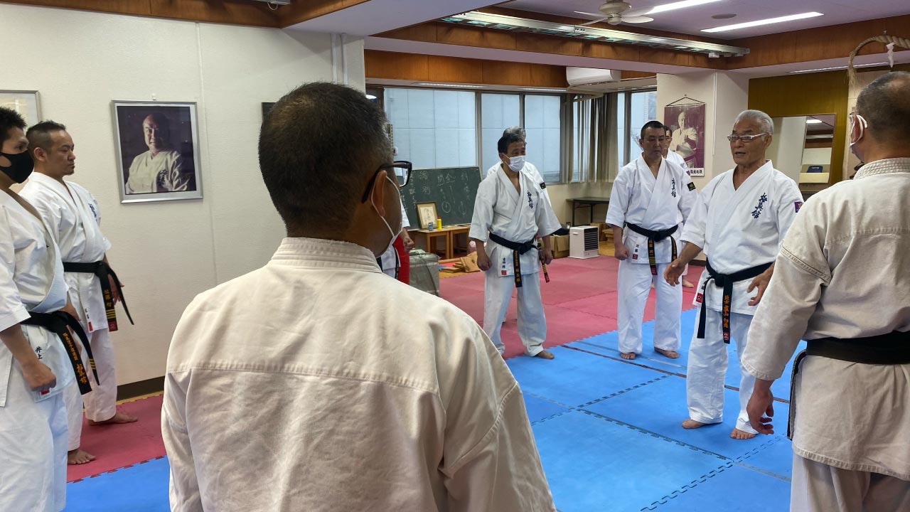 Kaicho Royama explaining